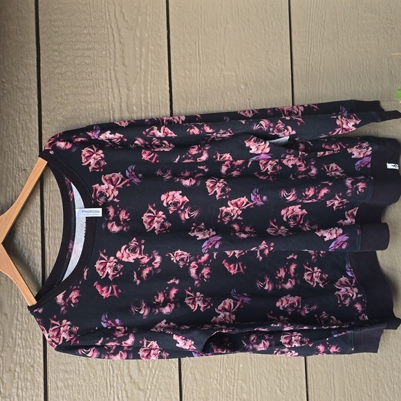 Torrid Everyday Fleece Long Sleeve Active Sweatshirt Details 3x Black floral NWT - Picture 7 of 11